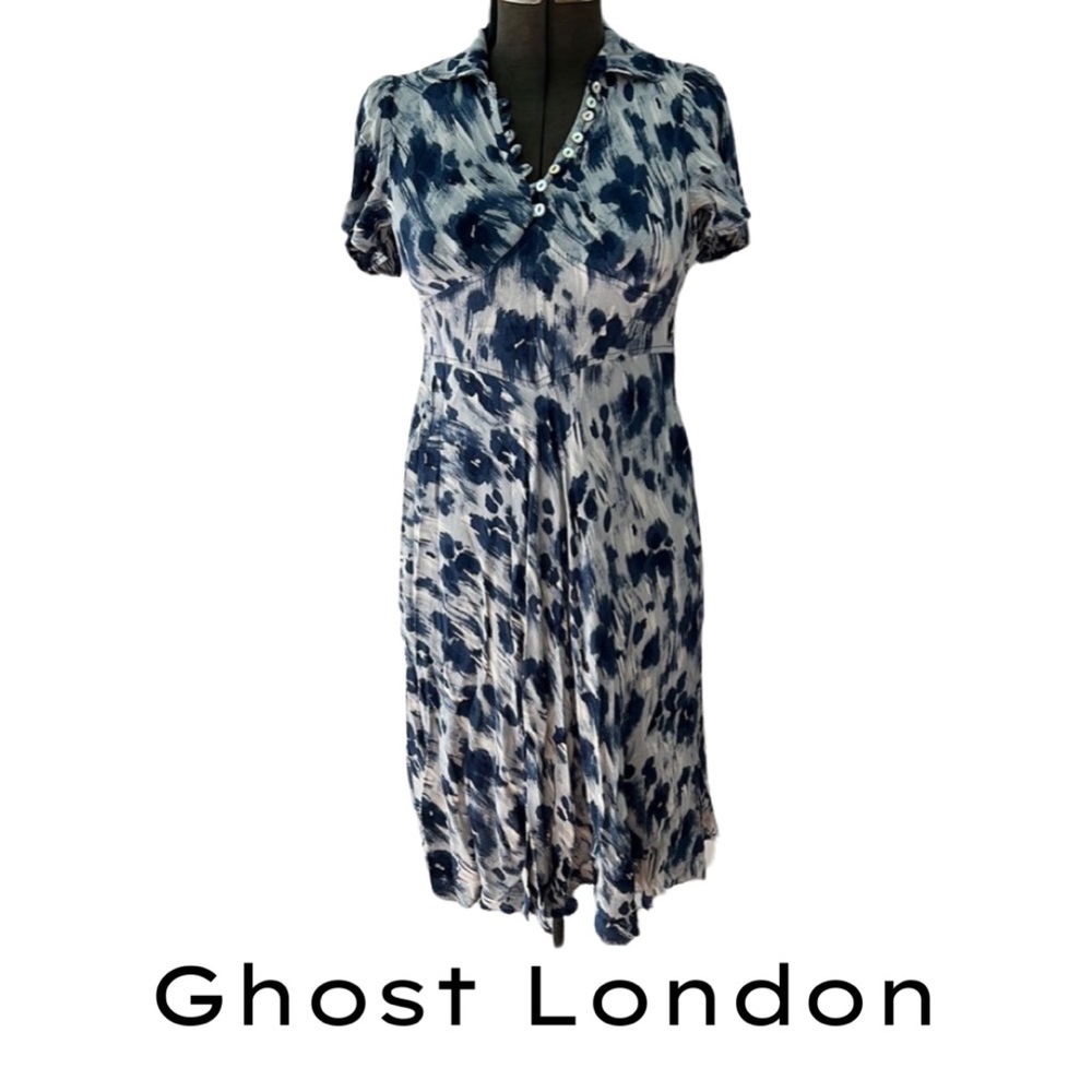 GHOST LONDON SHORT SLEEVE CREPE DRESS WITH MOP BUTTONS - SIZE SMALL